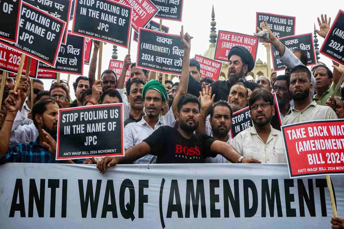 Waqf Amendment Act 2025: Nationwide Protests and Legal Challenges Explained